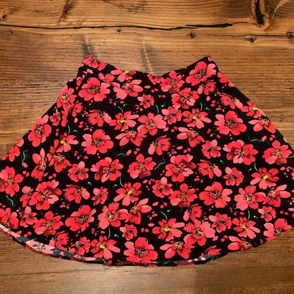 Atmosphere red & black floral print mini skirt - Picture 3 of 5